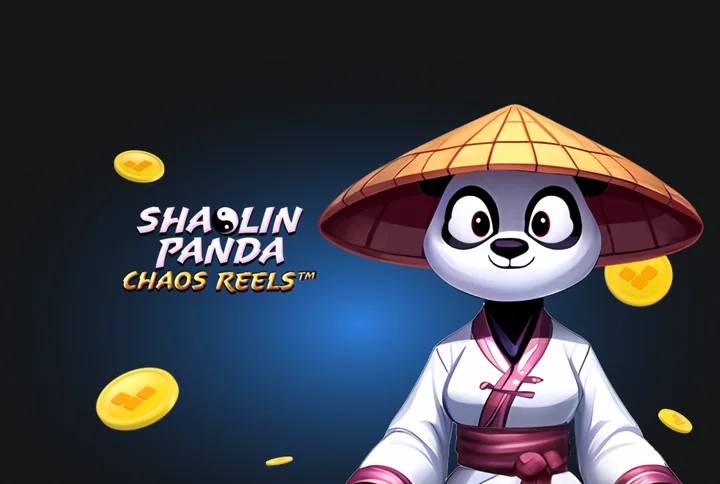 Bannière du lobby Betify (Bonus de bienvenue, Shaolin Panda Chaos Reels) : un panda en chapeau de paille et kimono blanc, entouré de pièces dorées